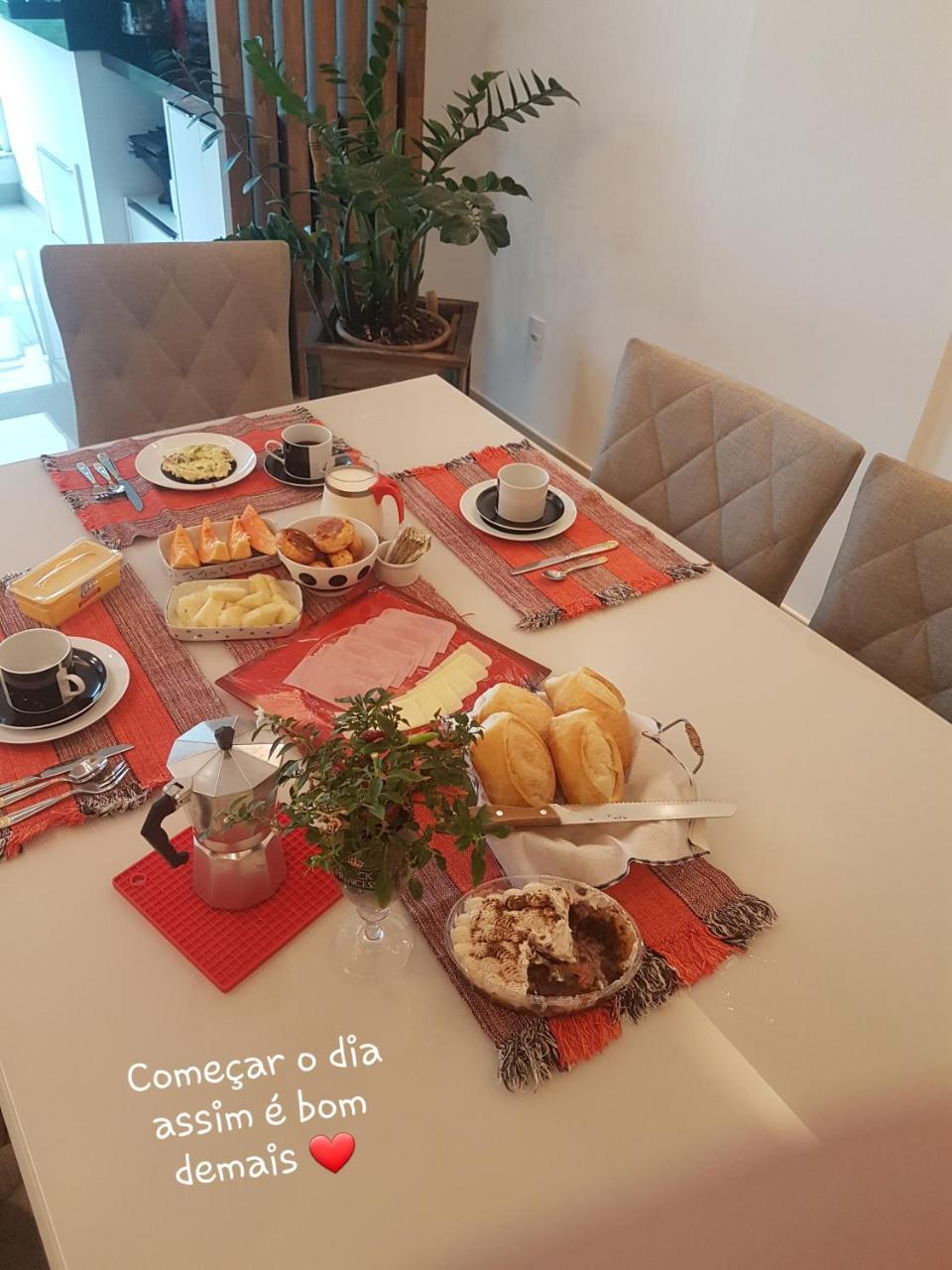 Bed and Breakfast Cama E Cafe Em Itapema - Sc Hospedagem Em Apartamento Familiar Екстер'єр фото